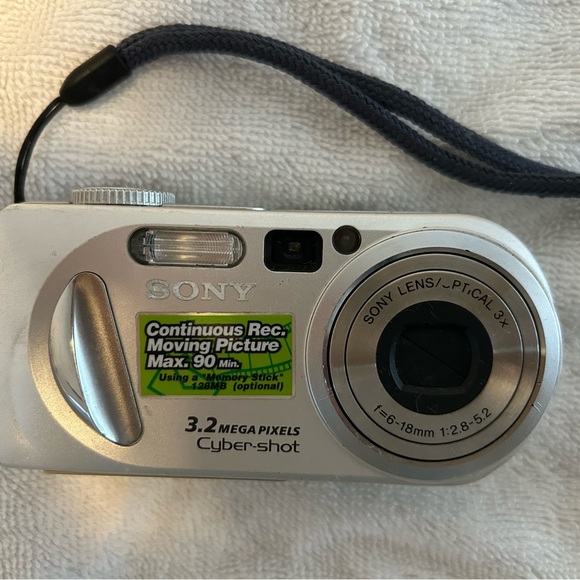 Sony DSCP8 Cyber-shot 3.2MP Digital Camera w/ 3x Optical Zoom - Picture 2 of 13
